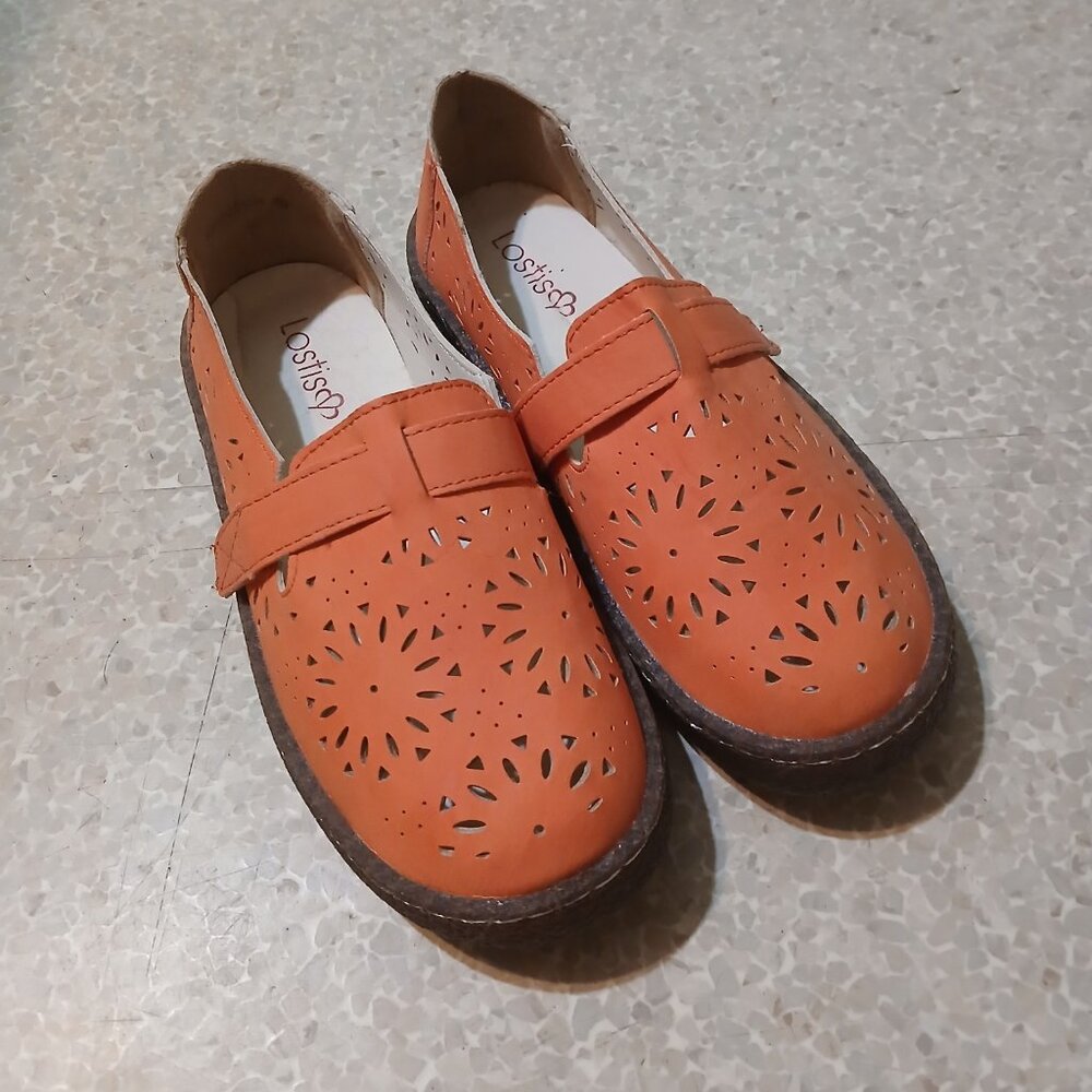 LOSTIS orange loafer sz 9 woman's - NEW